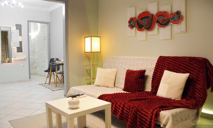 Dafni-Ymittos Apartamento | Cozy Home in Athens – Steps from Metro, Close to Acropolis, Ideal for Families!