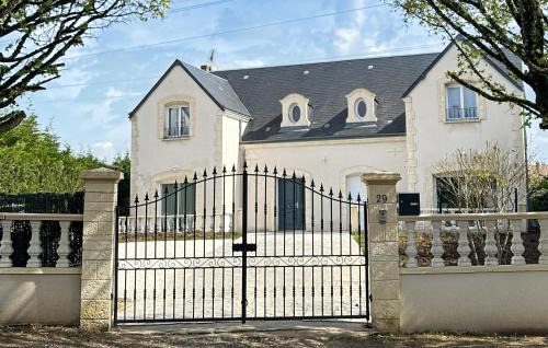 Blois Casa | Cozy Home In Blois With Wifi