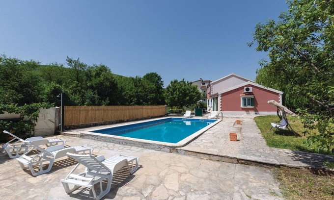 Muc Casa | Acogedora casa en Gizdavac con WiFi