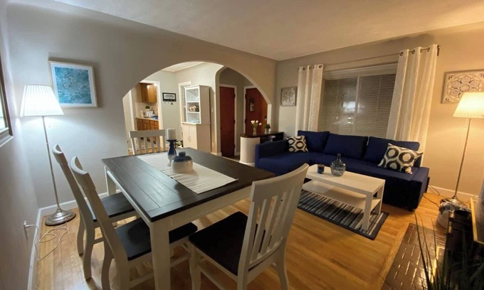 Harper Woods Casa | Cozy Home in Harper Woods 15’from Downtown Detroit