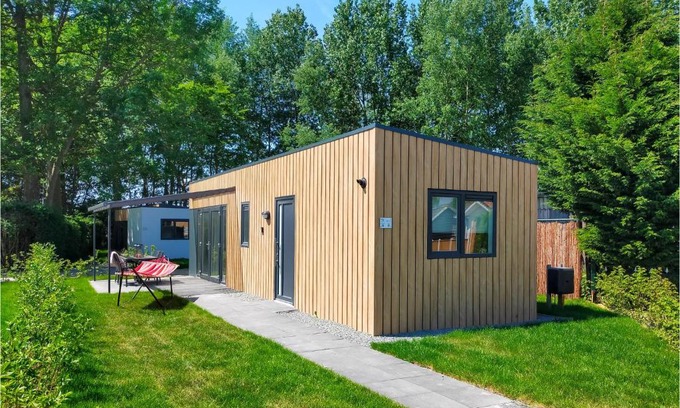 Heinkenszand Casa | Cozy Home In Heinkenszand With Kitchen