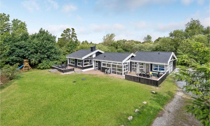 Bratten Strand Casa | Cozy Home In Jerup With Kitchen