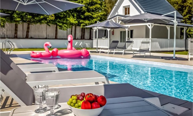 Kolczewo Casa | Cozy Home In Kolczewo With Wifi