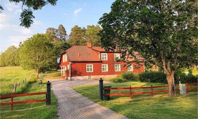 Mantorp Casa | Cozy Home In Mantorp With Wifi