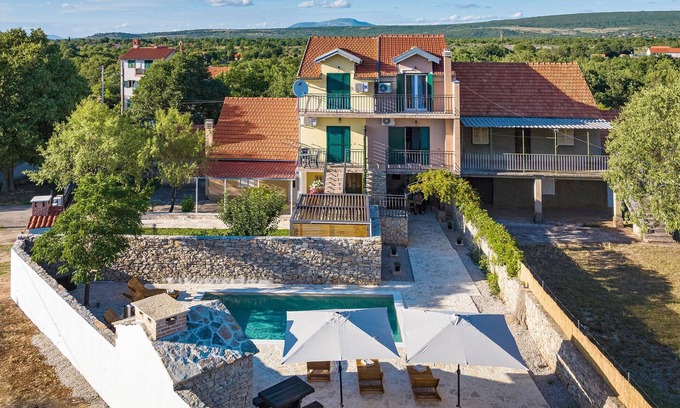 Sibenik Casa | Acogedora casa en Mirlovic Zagora