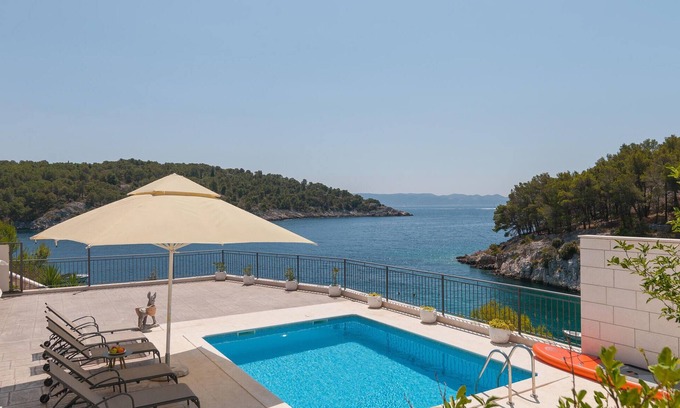 Cove Osibova (Milna) Casa | Acogedora casa en Milna con WiFi