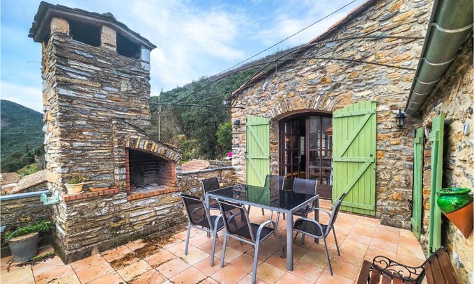 Olargues Casa | Cozy Home In Olargues With Kitchen