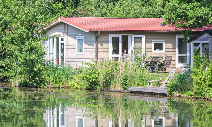 Oosterwolde Casa | Cozy home in Oosterwolde with house sea view