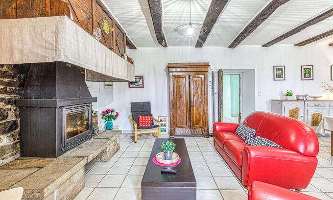 Pierrefiche Casa | Acogedora casa en Pierrefiche con WiFi