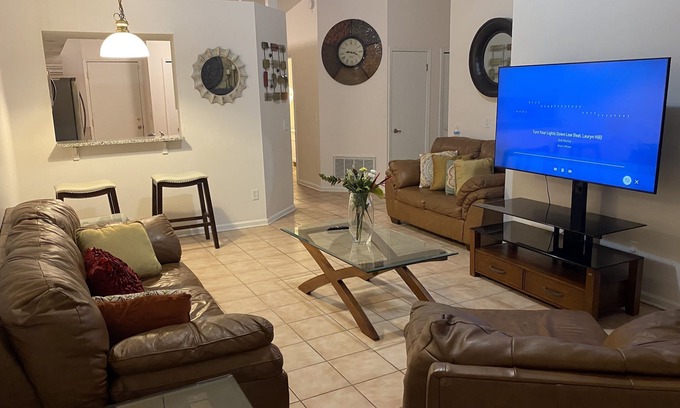 Arlington Casa | Cozy Home in Quiet, Safe Neighborhood