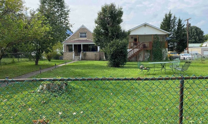 South Charleston Casa | Cozy home in South Charleston!