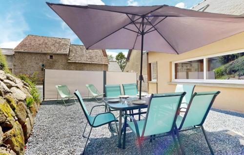 Sartilly-Baie-Bocage Casa | Cozy Home In Sartilly-Baie-Bocage
