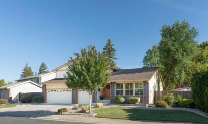 Roseville Casa | Cozy Home, Insurance Stays, 30 Days+, Pets, Corporate Housing