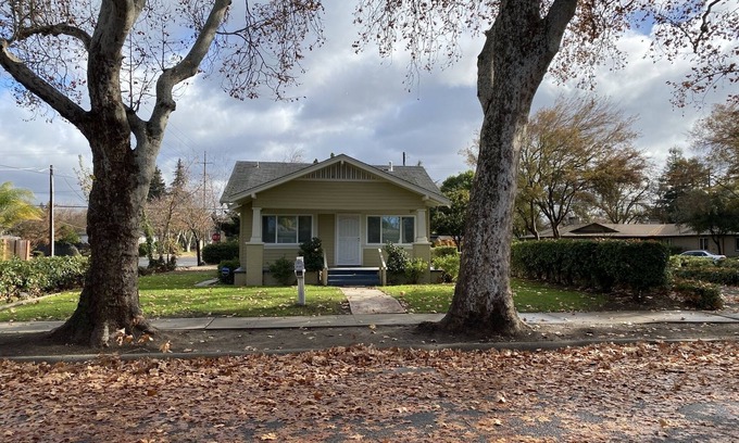 Modesto Casa | Cozy home minutes from three hospitals