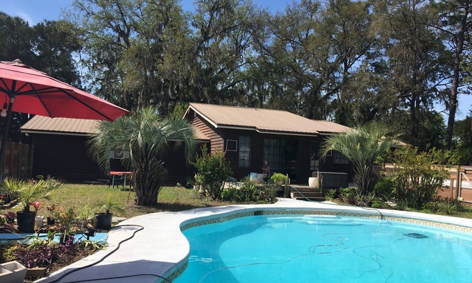 Northside Casa | Cozy home near airport and zoo, pet-friendly