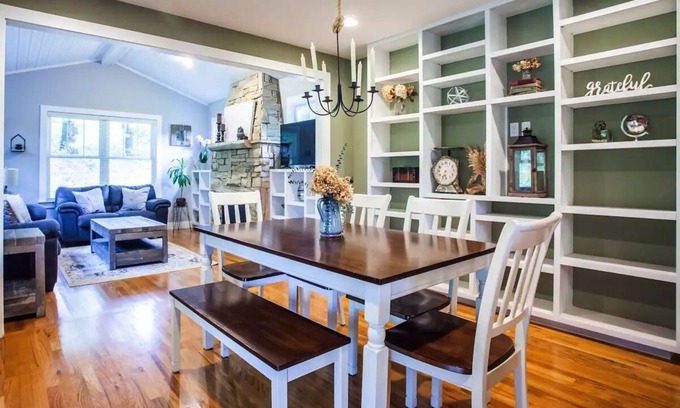 Skyland Casa | Cozy Home near AVL, Dog Friendly with fenced yard!