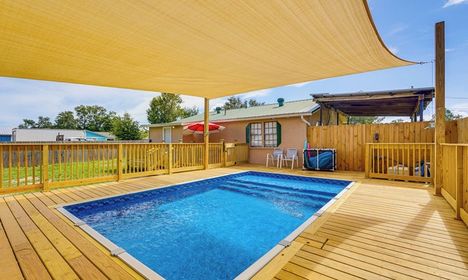 Pretty Bayou Casa | Cozy Home Near Bay Access in Panama City!