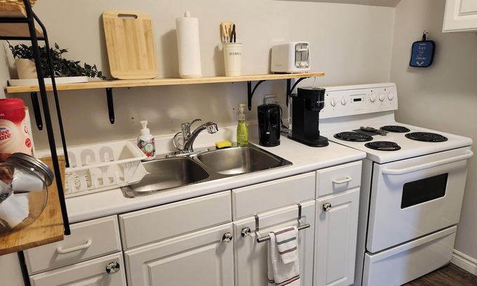 Sarnia Casa | Cozy home near downtown, beaches, parks, Lake Huron and the St. Clair River
