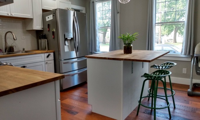 Ottawa Casa | Cozy home near Downtown Ottawa and Starved Rock State Park