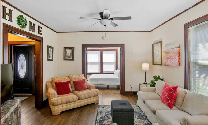 Waukegan Apartamento | Cozy home perfect for families - Near Naval Base!