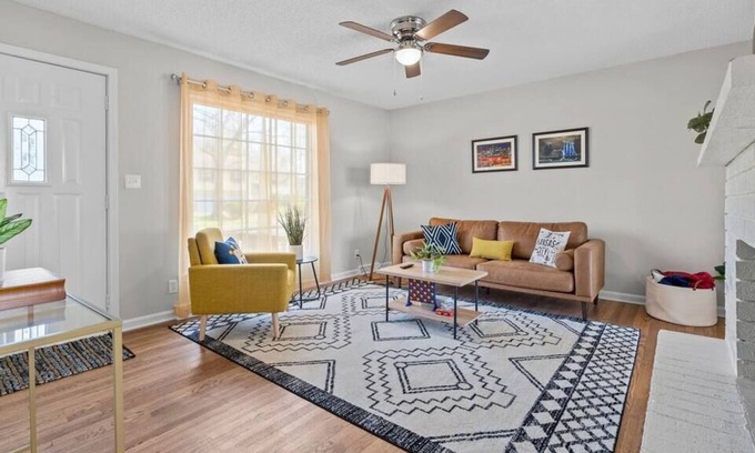 Independence Casa | Cozy Home Quiet Mins from KC Attractions