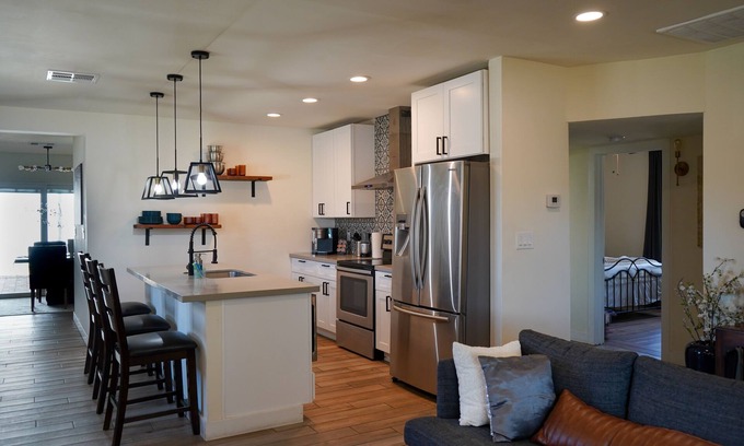 Alhambra Casa | Cozy Home Retreat / Near GCU, Uptown PHX
