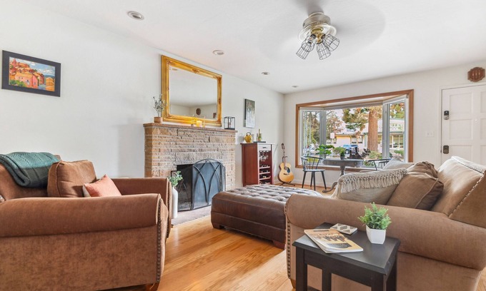 Castro Valley Casa | Cozy home w/firepit, close to great hiking trails, wineries + San Francisco Bay