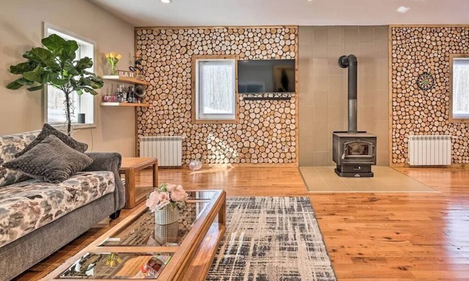 Long Pond Cabina | Cozy Home w/ Game room Poconos! camelback Kalahari