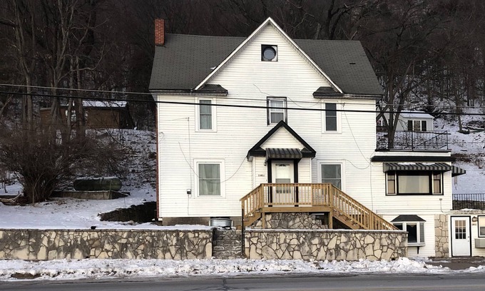 Ferryville Casa | Cozy home with a great river view.
