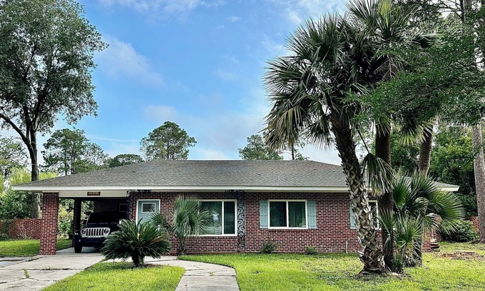 Brunswick Casa | Cozy home with modern interior fur-baby friendly. Near The Golden Isles Georgia
