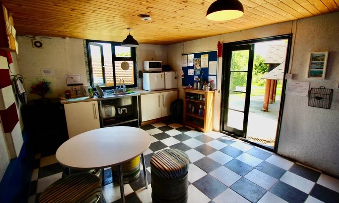 Llanfairpwllgwyngyll Cabina | Cozy Hot Tent With Log Burner & Hot Tub Right Tent