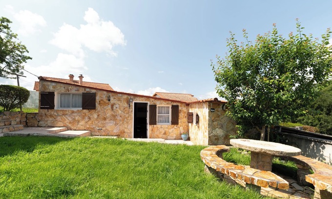 Nigran Casa | Cozy house for 3 w/ parking 5 min. from the beach