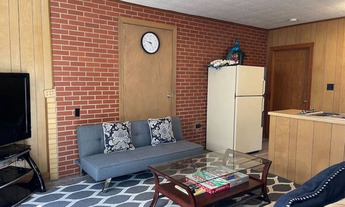High Point Casa | Acogedora casa de 1 dormitorio y 1 baño: escondite de negocios o fin de semana