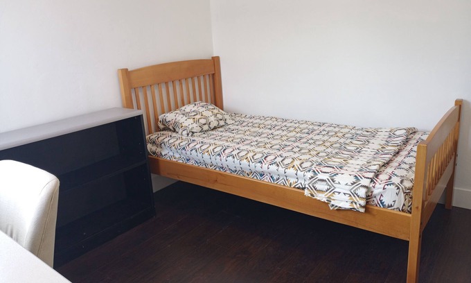 Lower Bal Casa | Cozy house in a nice neighborhood and near shops and transportations