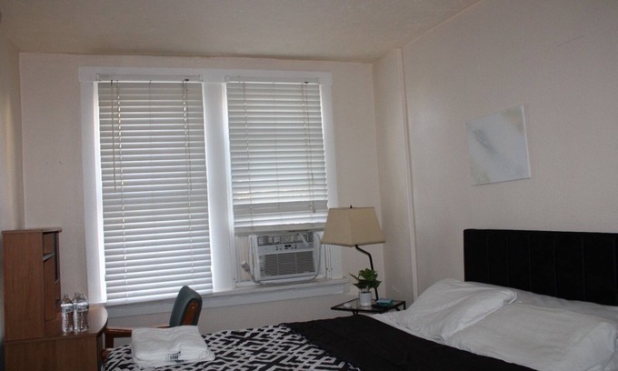 South Oakland Casa | Cozy House in Oakland - near downtown and Southside