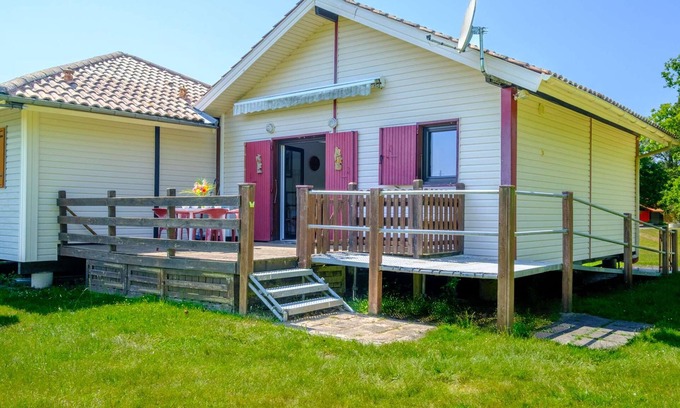 Sanguinet Chalet De Esquí | Cozy House in Sanguinet – 4 Guests – Wheelchair Accessible – Shared Garden
