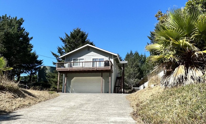 Shelter Cove Casa | Cozy House in Shelter Cove