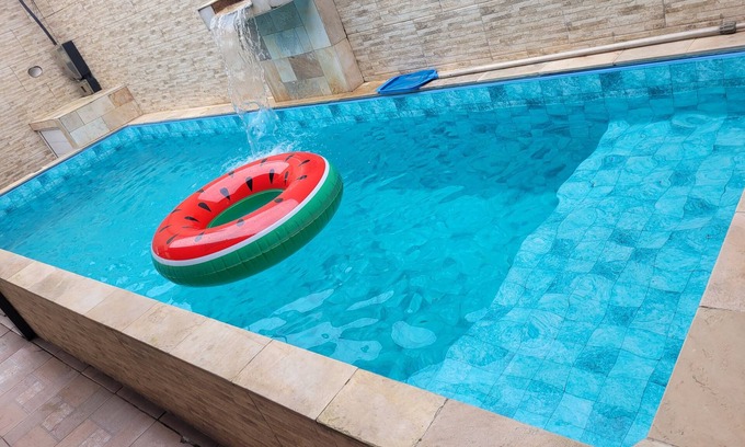 Jardim Itapoan Casa | Cozy house with pool