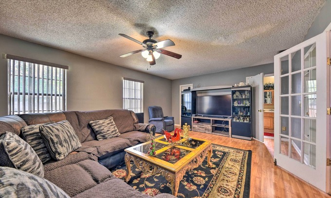Northside Casa | Cozy Jacksonville Home w/ Yard ~ 8 Mi to Dtwn