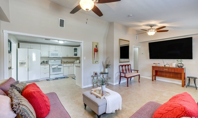 Northside Casa | Cozy Jacksonville Home ~ 12 Mi to Downtown!