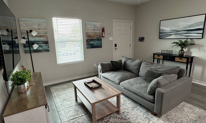 Del Mar Casa | Cozy jewel near Downtown!
