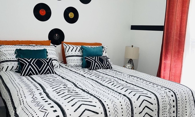 Atlanta Apartamento | Cozy King Suite w/free parking - 15 mins from Downtown