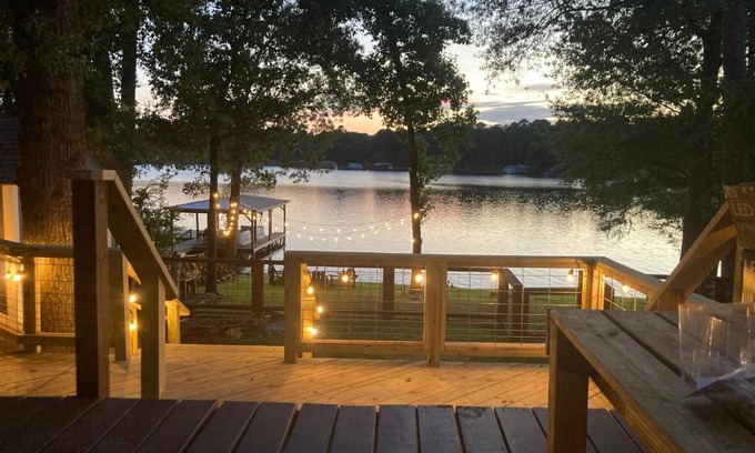 Mineola Casa | Cozy Lakehouse
