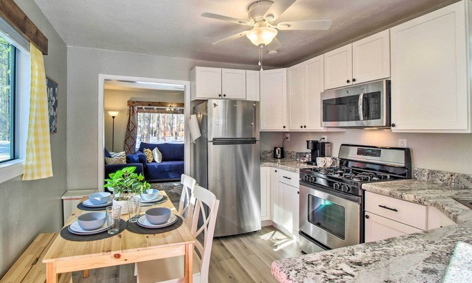 Pinetop-Lakeside Cabaña | Cozy Lakeside Cabin: Walk to Rainbow Lake!