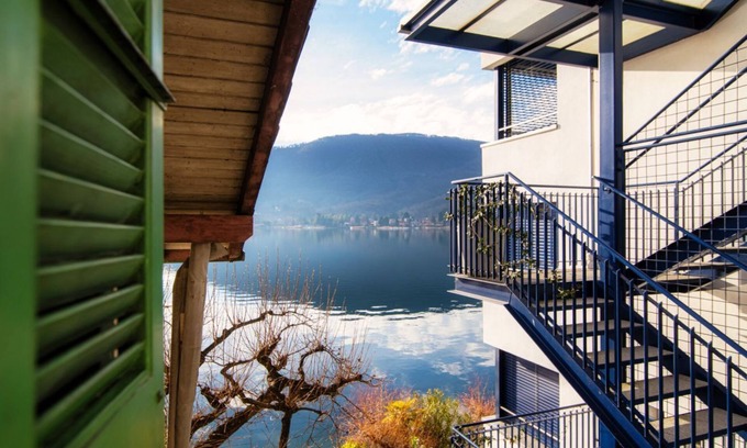 Ponte Tresa Apartamento | Acogedor ático con vista al lago (MANSARDA VERDE)