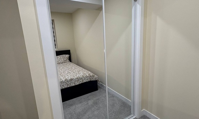 Transcona Casa | Cozy Lakeview Family Suite