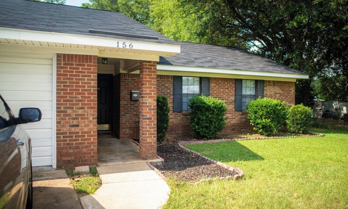 Albany Casa | Cozy Leesburg, Ga Retreat, Remodeled and designed for comfort. Pet-Friendly!