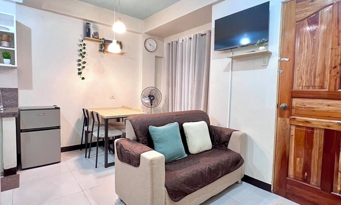 Naga Apartamento | Cozy Living on a Budget: Affordable 2-Level Apartment for Rent w/ 1 BR + Parking