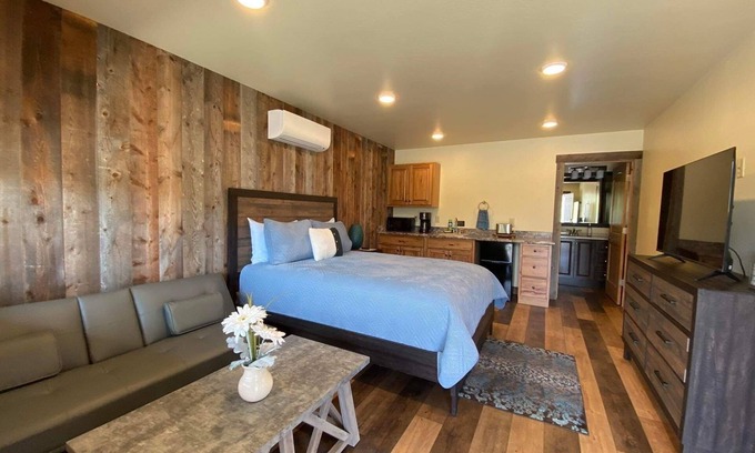Gardiner Cabina | Cozy lodge with 1 bedroom and WiFi, AC in pleasant Gardiner