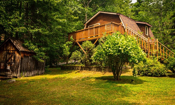 Wurtsboro Cabina | Cozy Loft Cabin high above Bashakill Wildlife Refuge